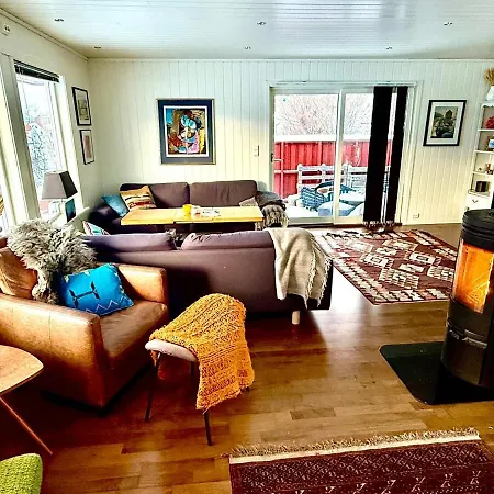 Perfect House In With Sea-view Сasa de vacaciones Henningsvaer