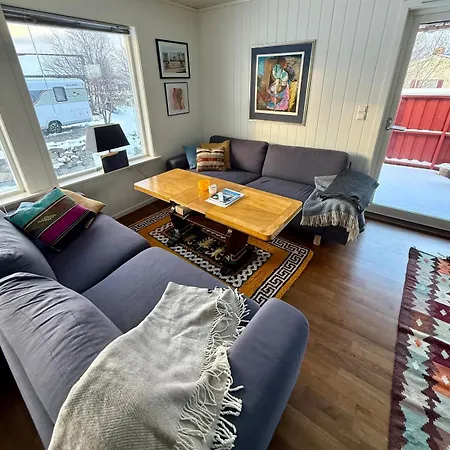Perfect House In With Sea-view Henningsvaer