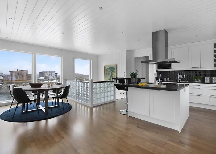 Semesterbostad Perfect House In With Sea-view